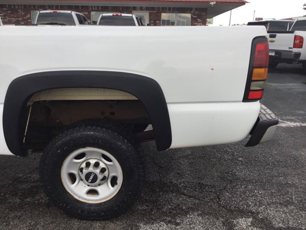 Used 2007 GMC Sierra 2500 W/T RWD image 17