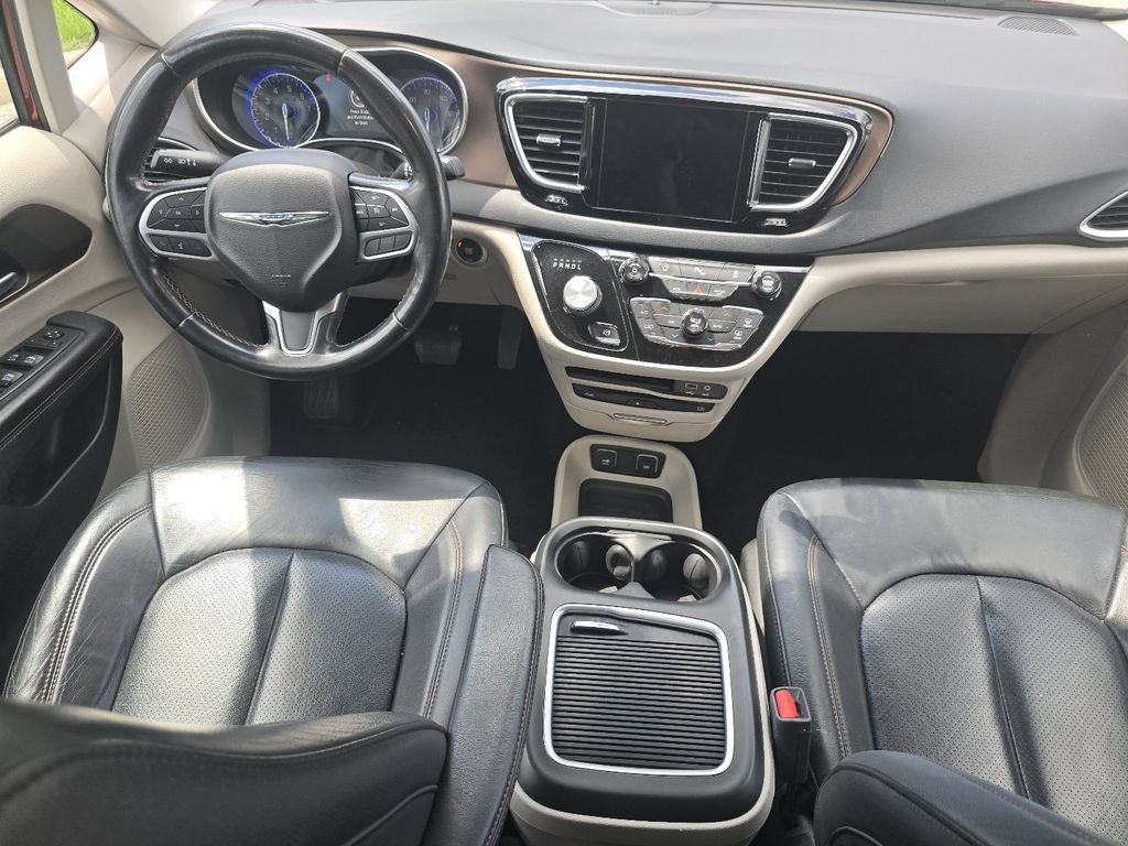 Used 2018 Chrysler Pacifica Touring-L Plus FWD image 20
