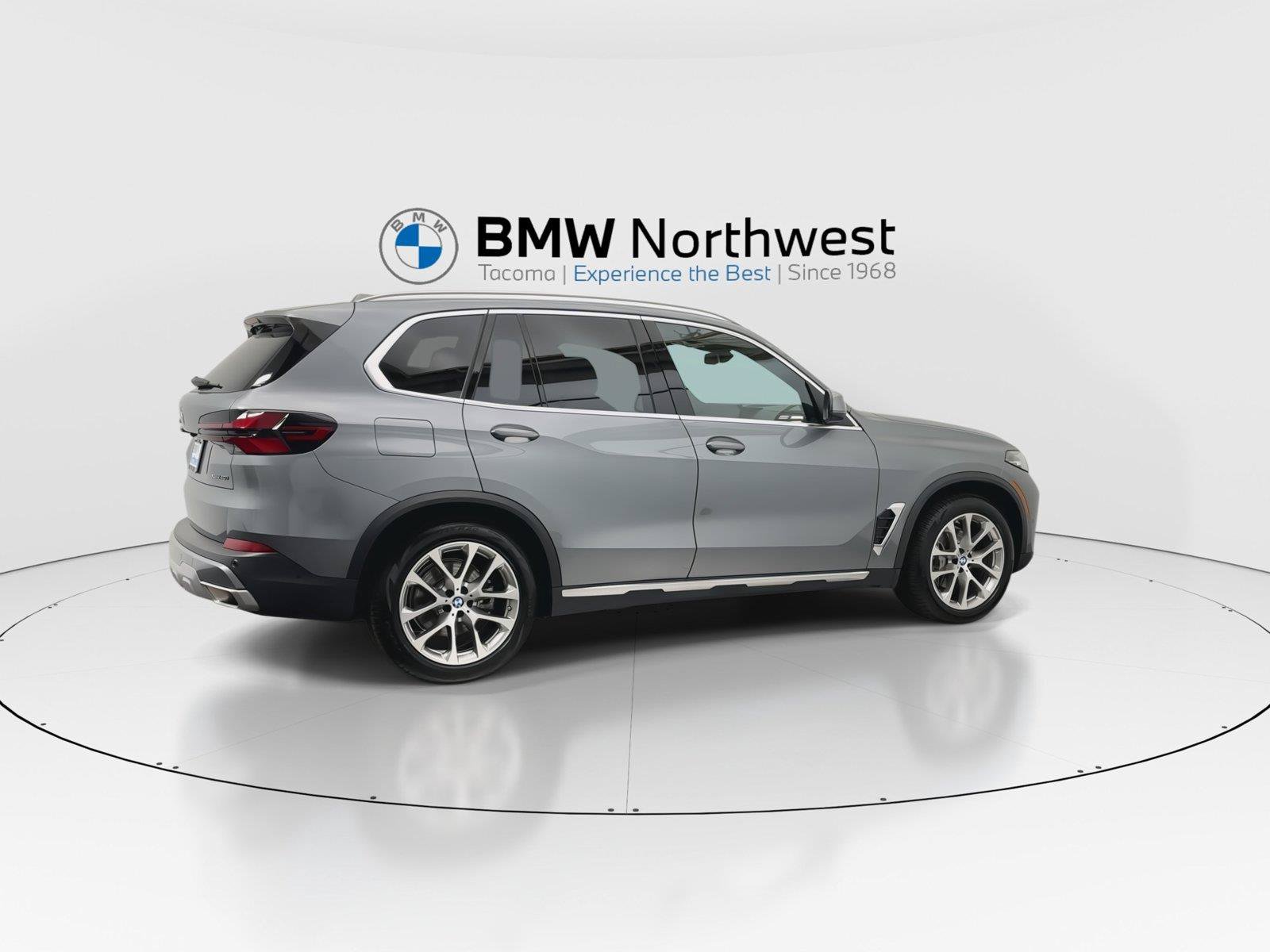 Used 2024 BMW X5 xDrive40i AWD/4WD image 4