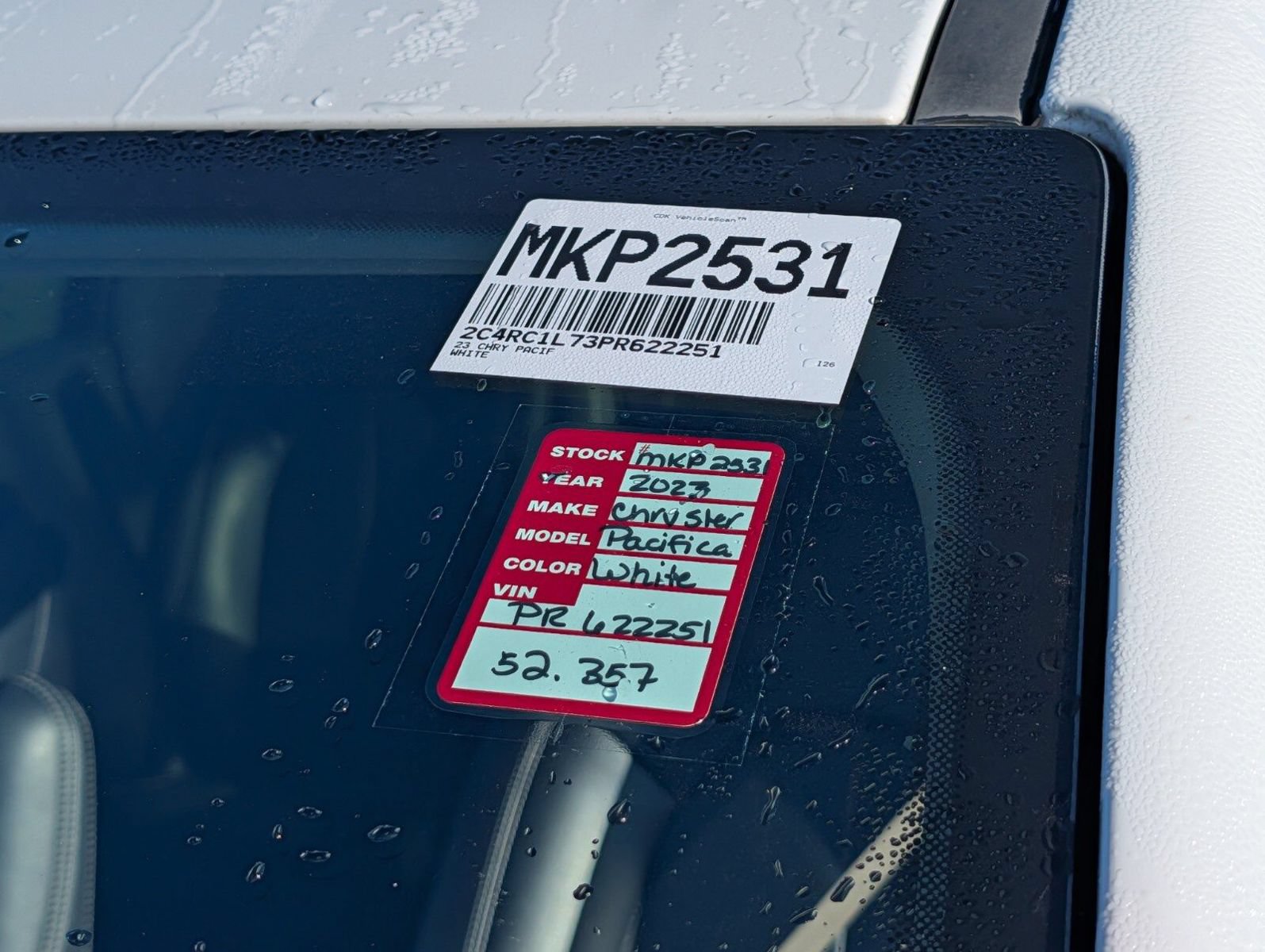 Used 2023 Chrysler Pacifica Touring-L FWD image 33