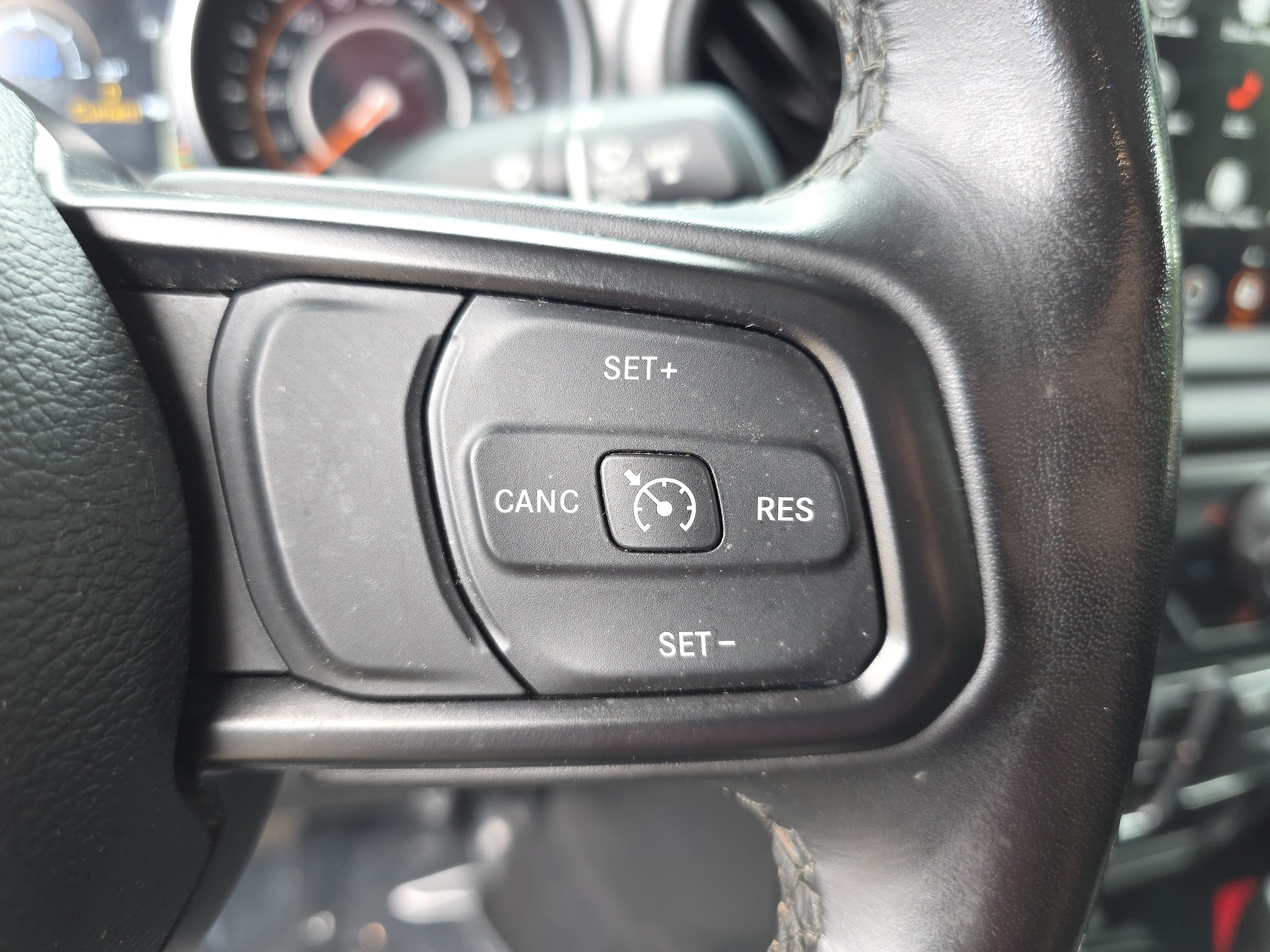 Used 2022 Jeep Gladiator Overland AWD/4WD image 13