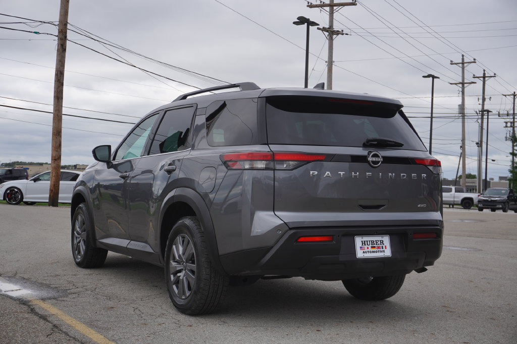 Used 2025 Nissan Pathfinder SV AWD/4WD image 5