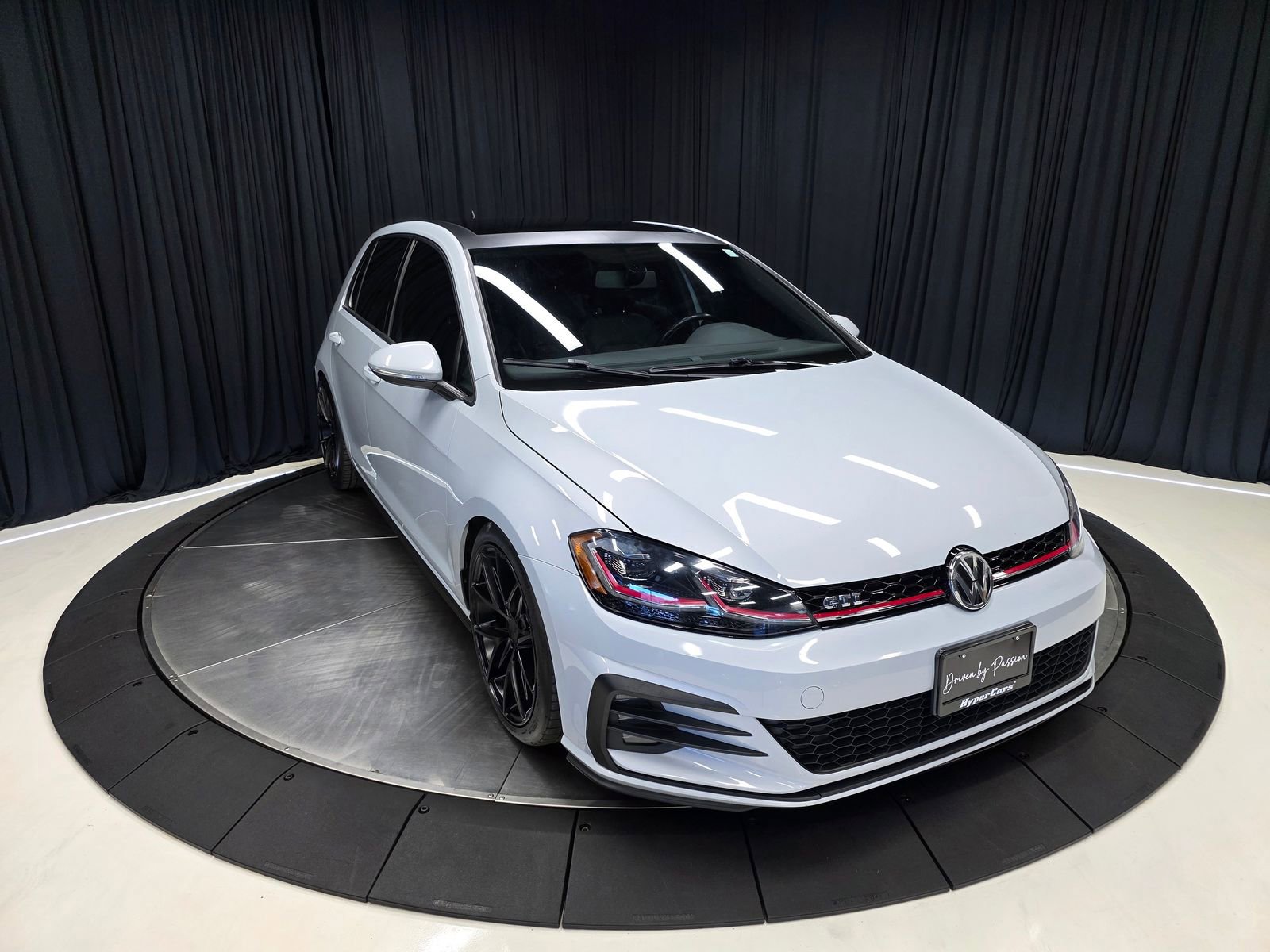 Used 2018 Volkswagen GTI SE w/ SE Leather Package FWD image 7