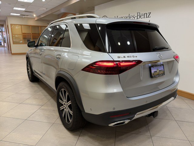 Used 2025 Mercedes-Benz GLE 450e 4MATIC w/ Driver Assistance Package image 3