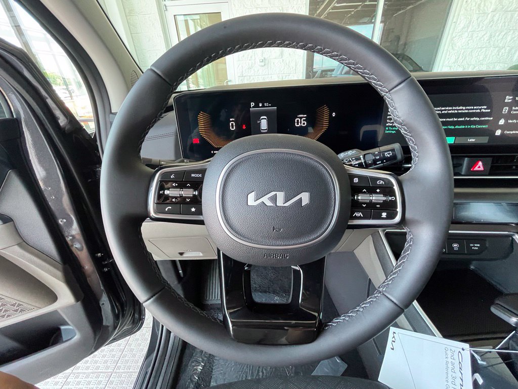 New 2026 Kia Carnival FWD image 13