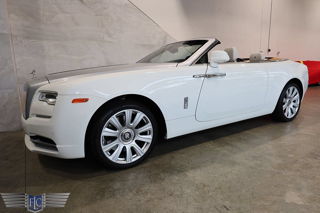 Used 2017 Rolls-Royce Dawn RWD image 52