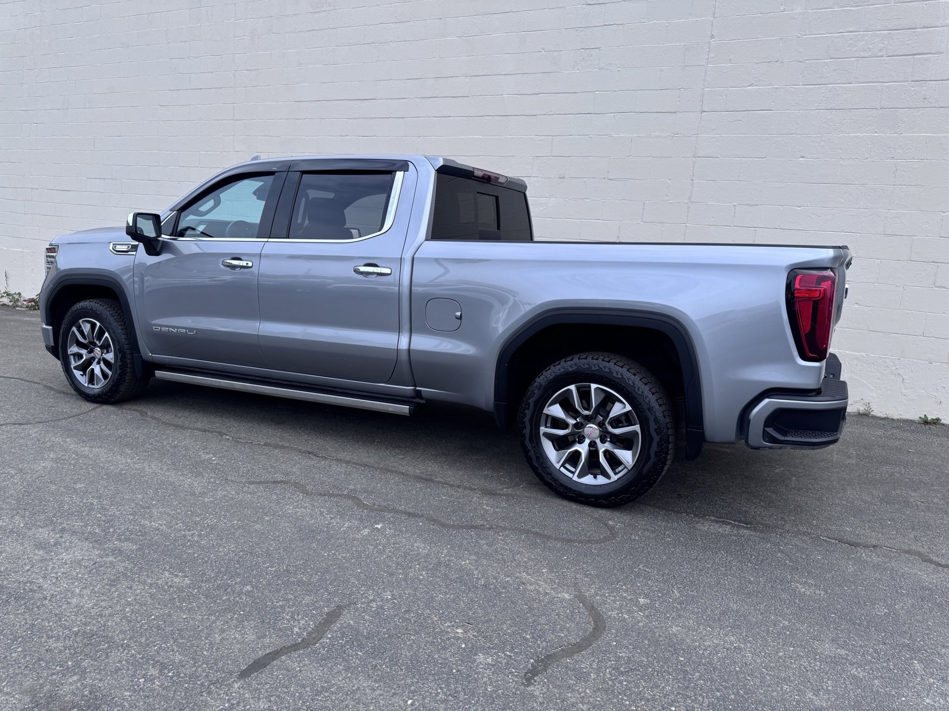 Used 2024 GMC Sierra 1500 Denali image 3
