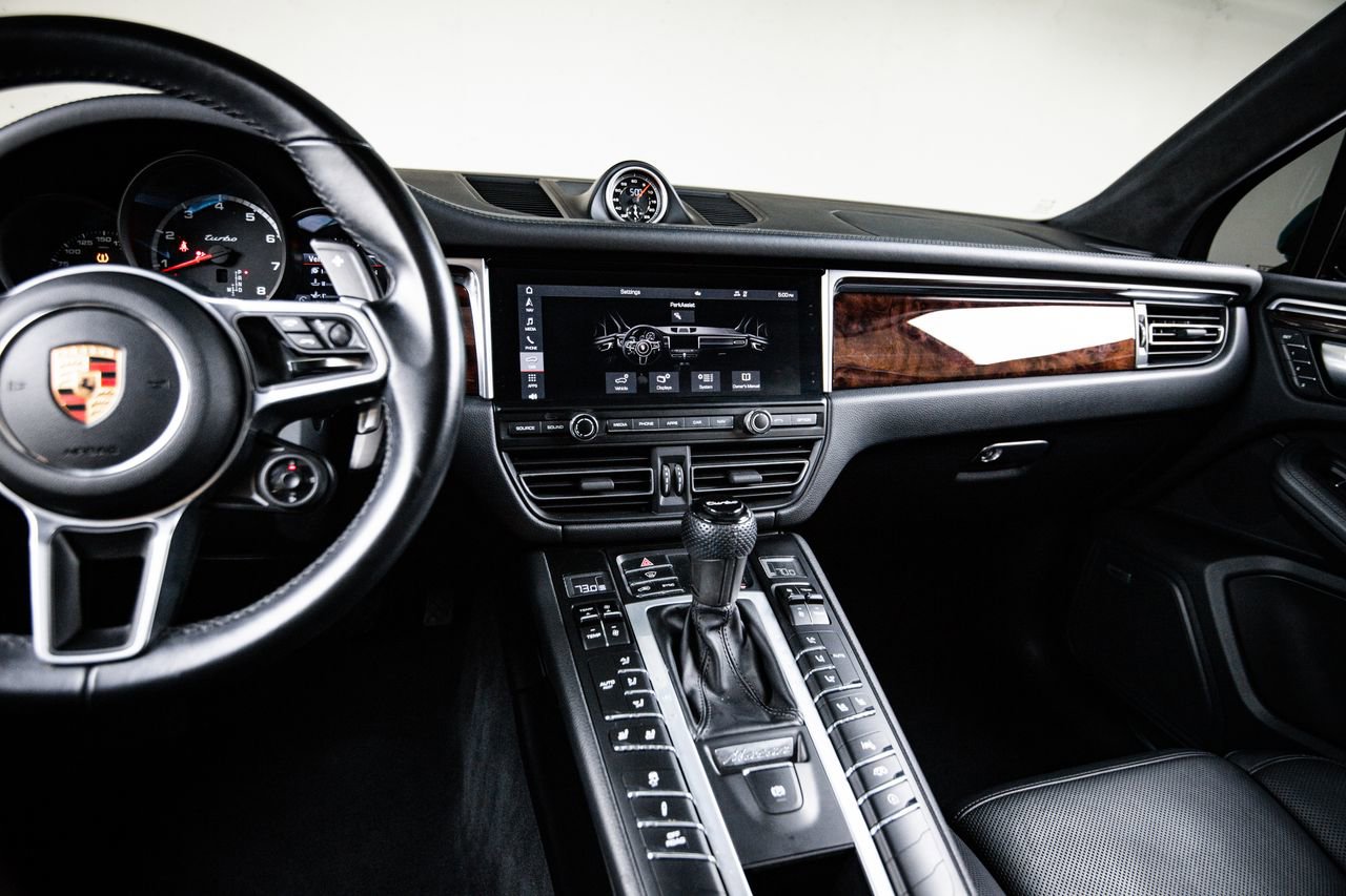 Certified 2021 Porsche Macan Turbo AWD/4WD image 19