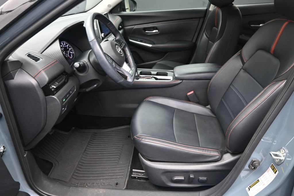 Used 2025 Nissan Sentra SR w/ SR Premium Package FWD image 20