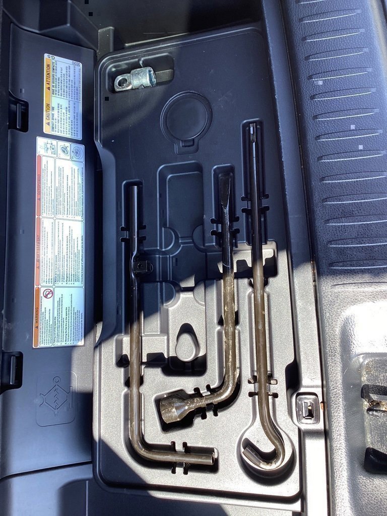 Used 2019 Toyota Highlander XLE image 14