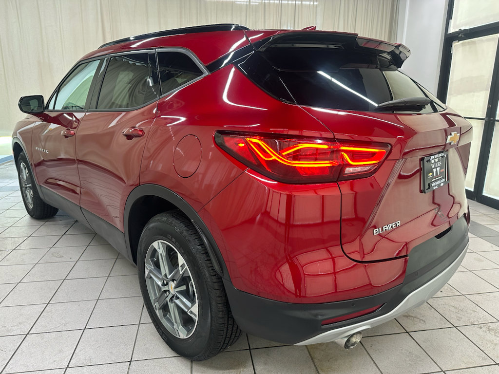 Certified 2025 Chevrolet Blazer LT FWD image 11