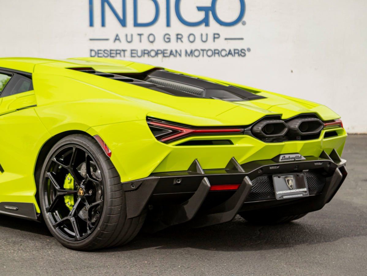Used 2025 Lamborghini Revuelto image 10