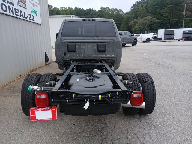 New 2027 RAM 4500 4x4 Crew Cab DRW w/ Laramie Trim Package image 4