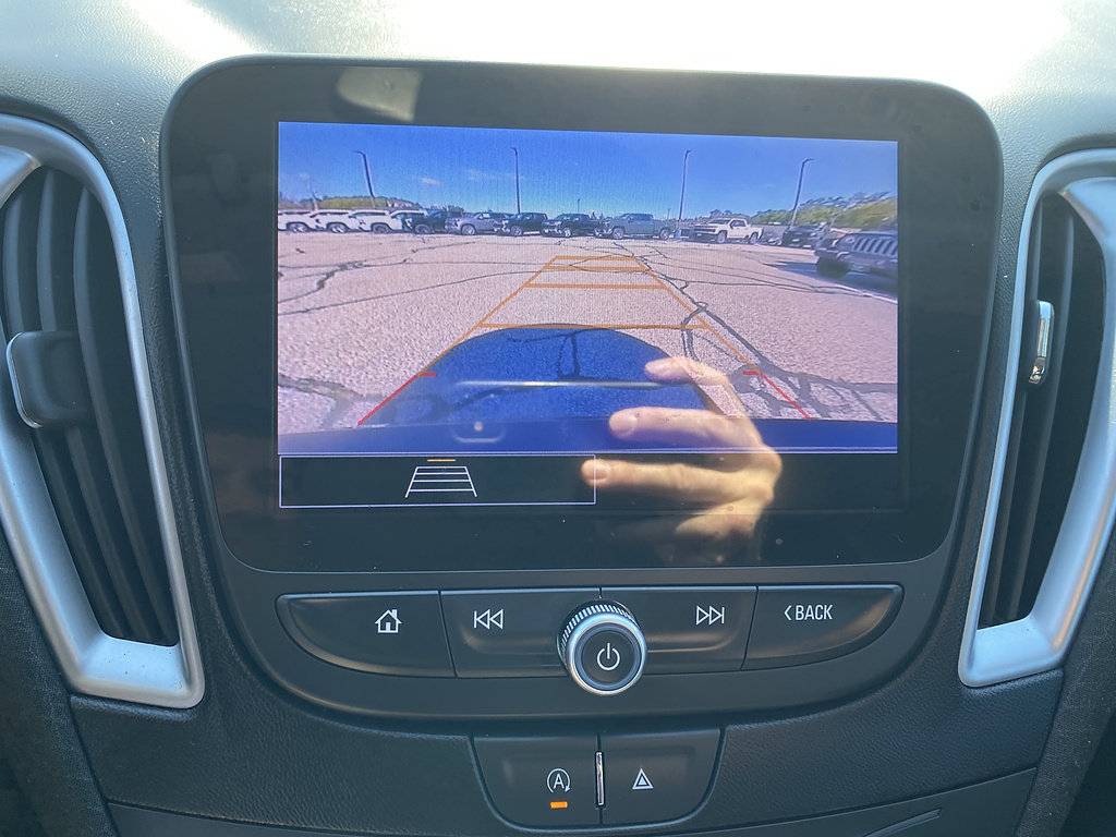 Used 2023 Chevrolet Malibu LT FWD image 18