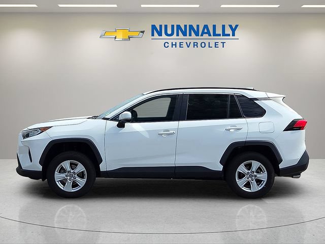 Used 2020 Toyota RAV4 XLE FWD image 2