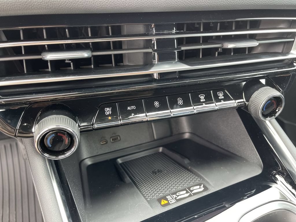 New 2026 Chevrolet Traverse LT w/ Driver Confidence Package FWD image 19