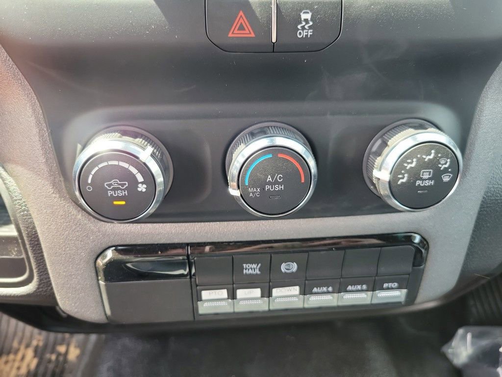 New 2024 RAM 5500 Tradesman image 15