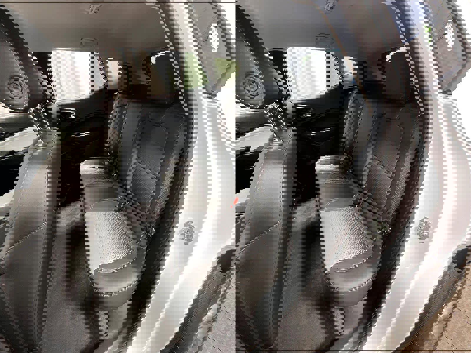 Used 2025 Chevrolet Trax LT w/ LT Convenience Package image 15