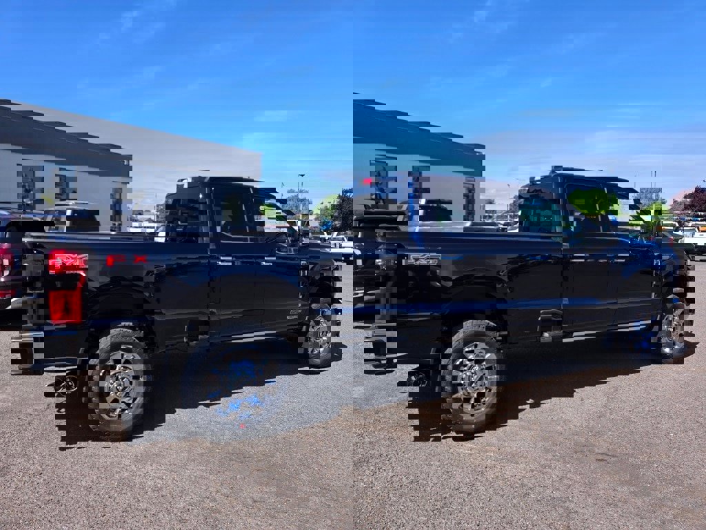 New 2025 Ford F350 Lariat w/ Lariat Ultimate Package image 37