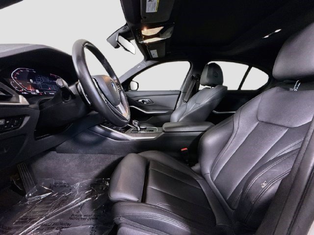 Used 2020 BMW 330i Sedan w/ Driving Assistance Package RWD image 21