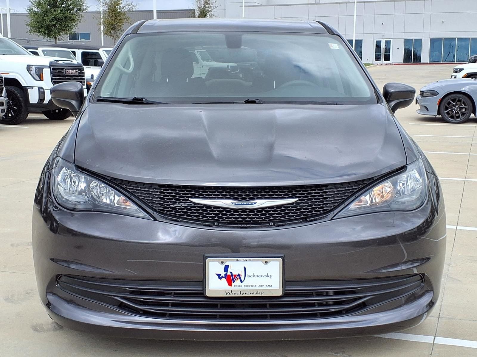 Used 2019 Chrysler Pacifica LX FWD image 4
