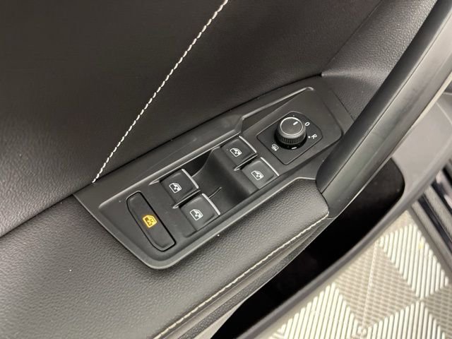 Used 2023 Volkswagen Tiguan SE image 30