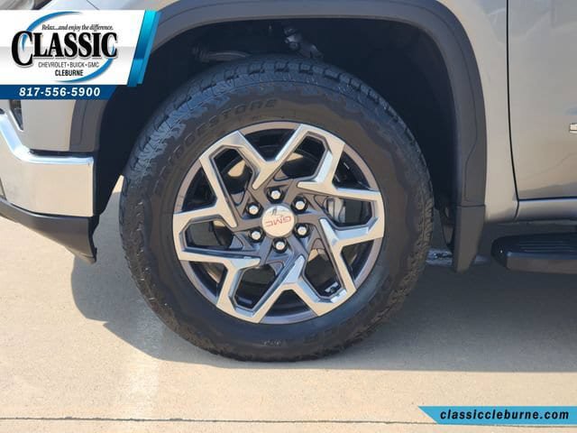 Used 2025 GMC Sierra 1500 SLT w/ SLT Premium Plus Package AWD/4WD image 13