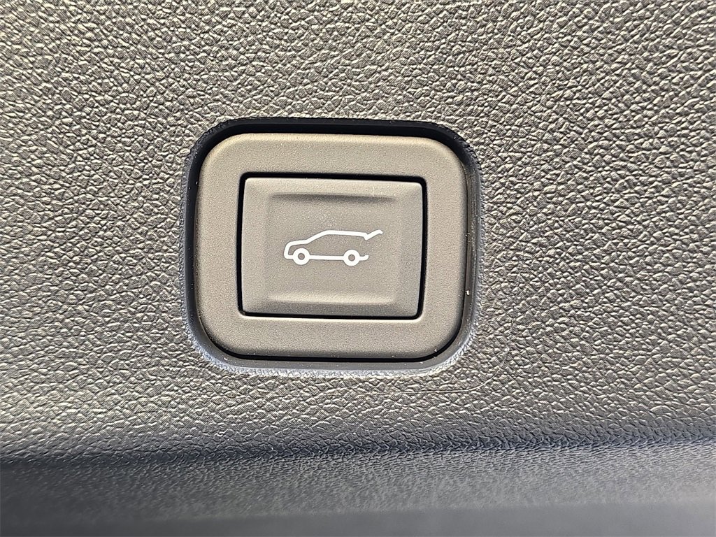 New 2025 Chevrolet Traverse LT w/ Enhanced Driving Package image 14