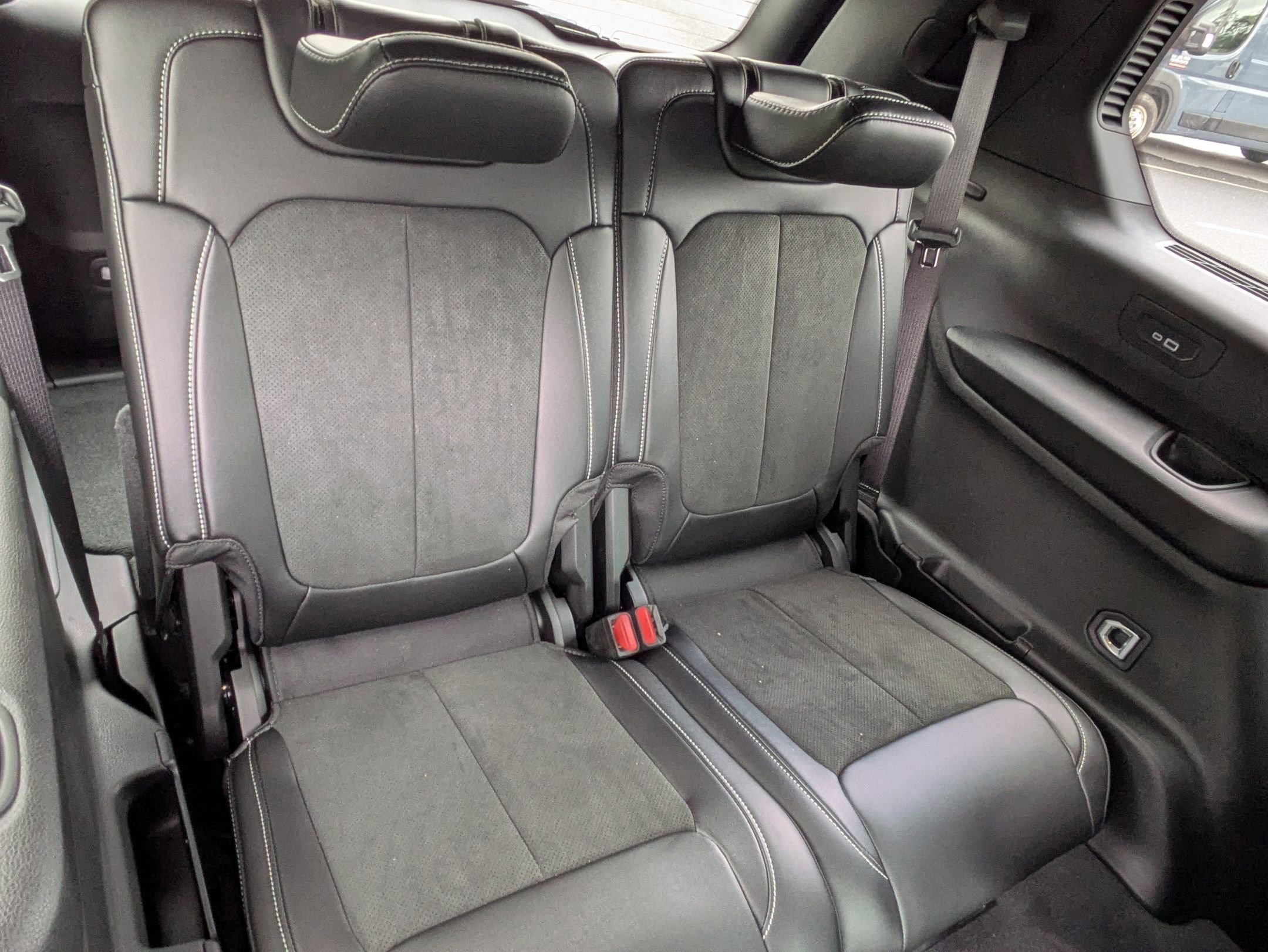 New 2025 Jeep Grand Cherokee L Altitude image 32