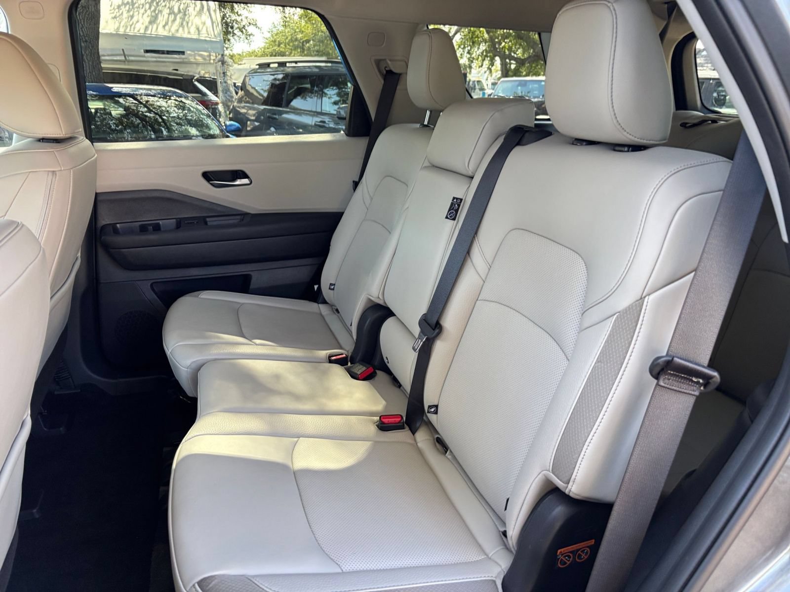 Used 2026 Nissan Pathfinder SL FWD image 40