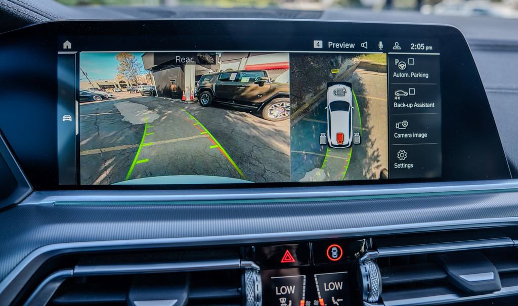 Used 2023 BMW X5 sDrive40i w/ M Sport Package RWD image 11