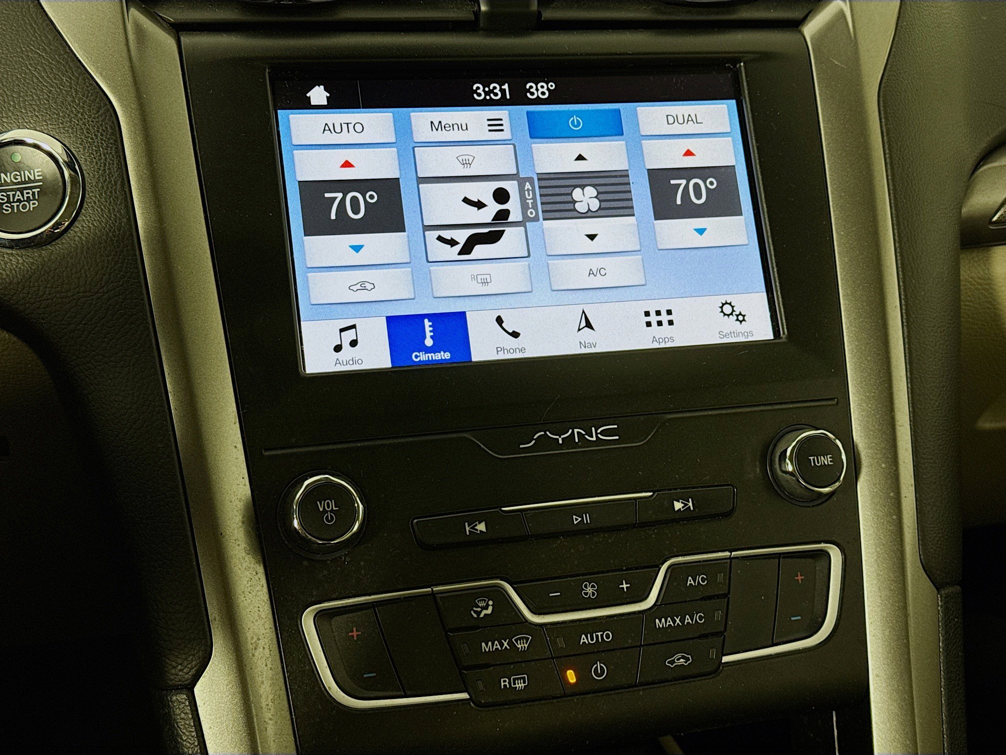 Used 2019 Ford Fusion SE image 16