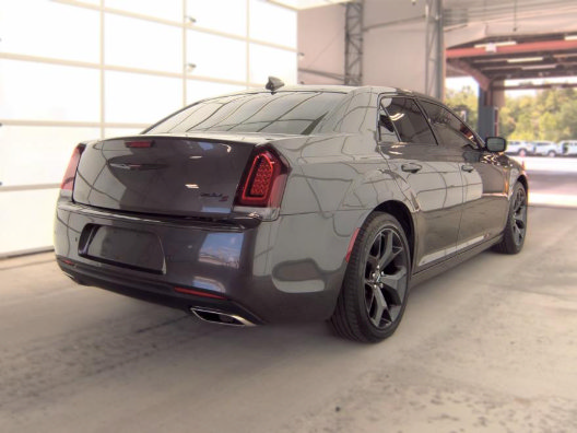 Used 2022 Chrysler 300 S w/ Comfort Group RWD image 2