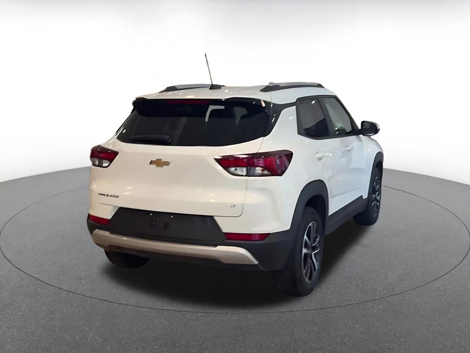 Used 2025 Chevrolet TrailBlazer LT image 14