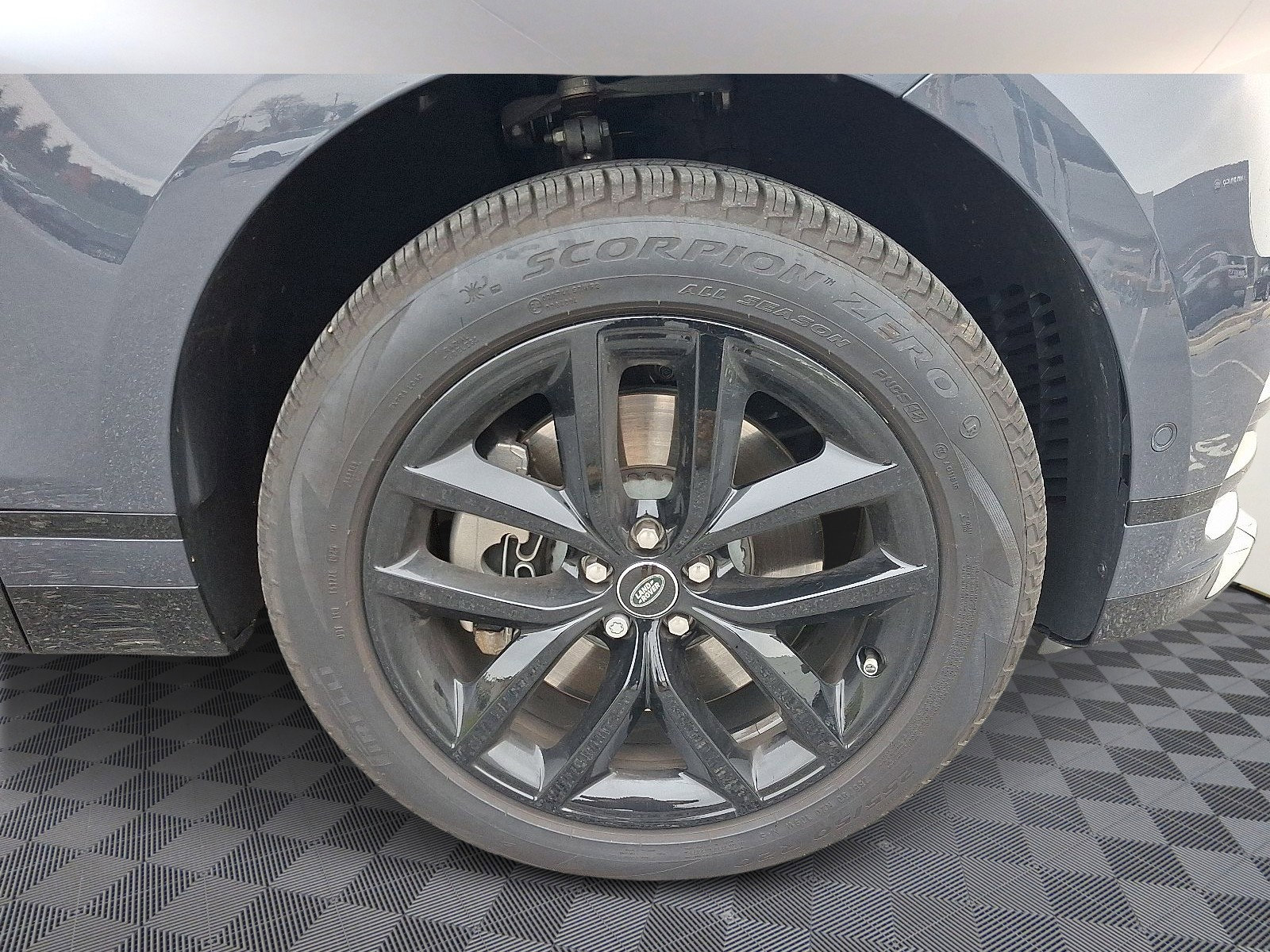 Used 2026 Land Rover Range Rover Velar Dynamic SE image 6