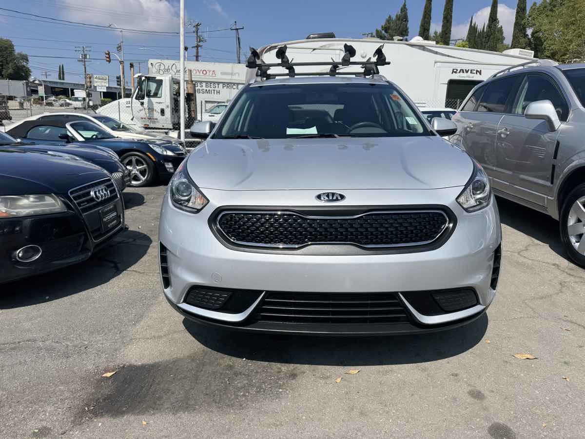 Used 2019 Kia Niro LX image 2