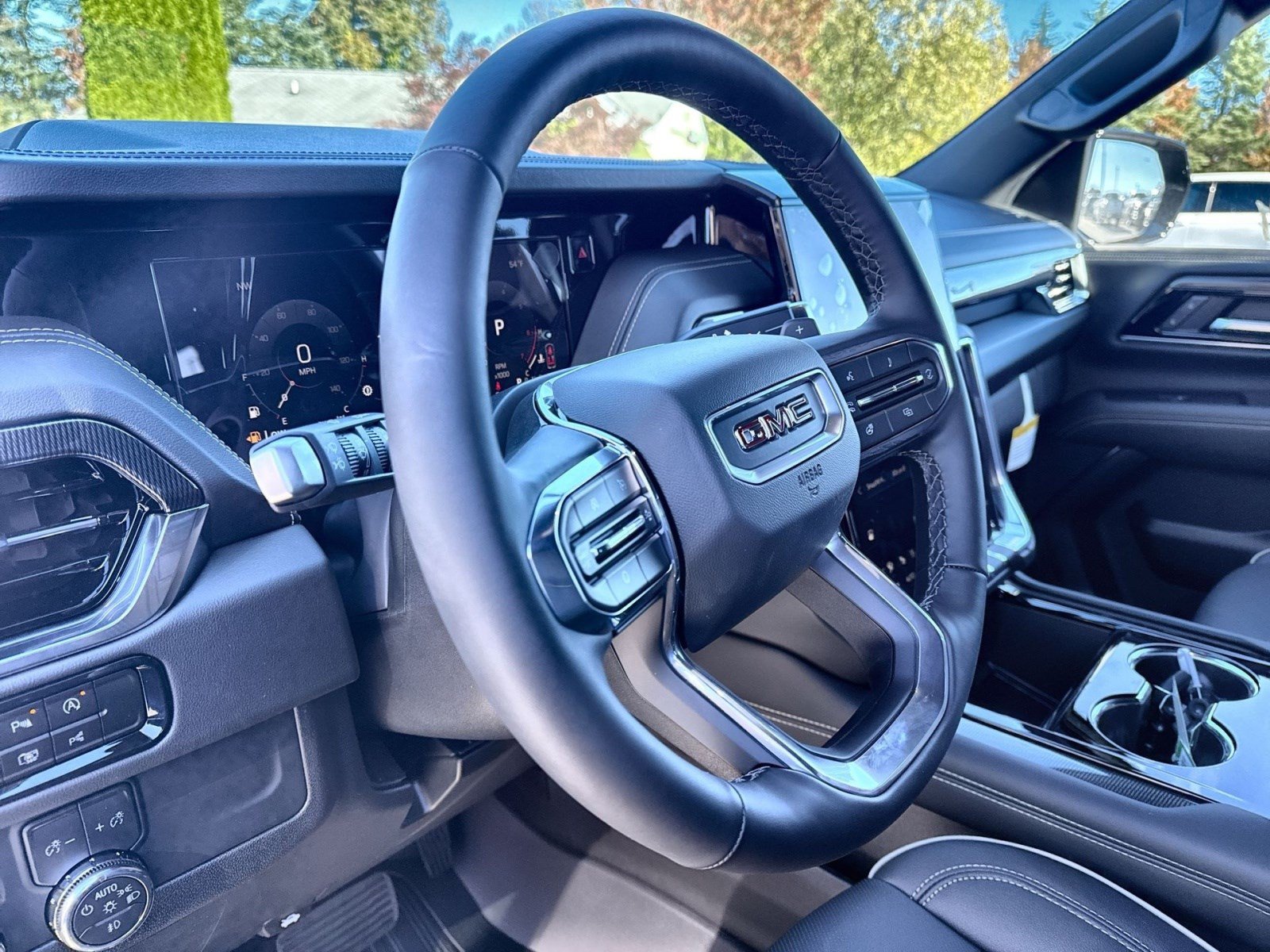 New 2026 GMC Yukon XL Elevation w/ Technology Package AWD/4WD image 13
