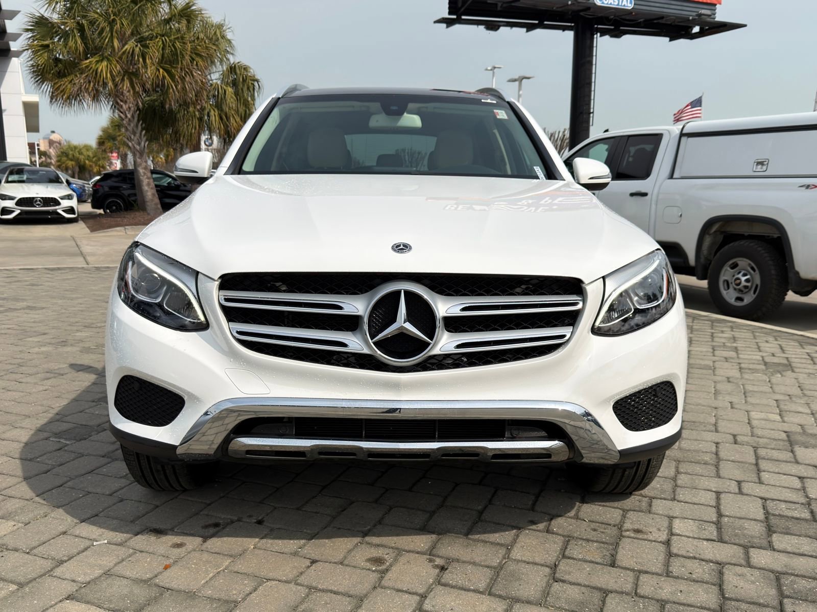 Used 2019 Mercedes-Benz GLC 300 4MATIC image 5