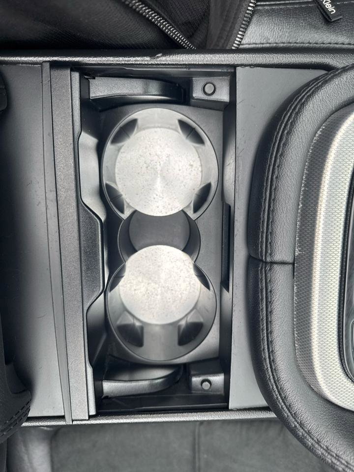 Used 2015 Jaguar F-TYPE Convertible image 32