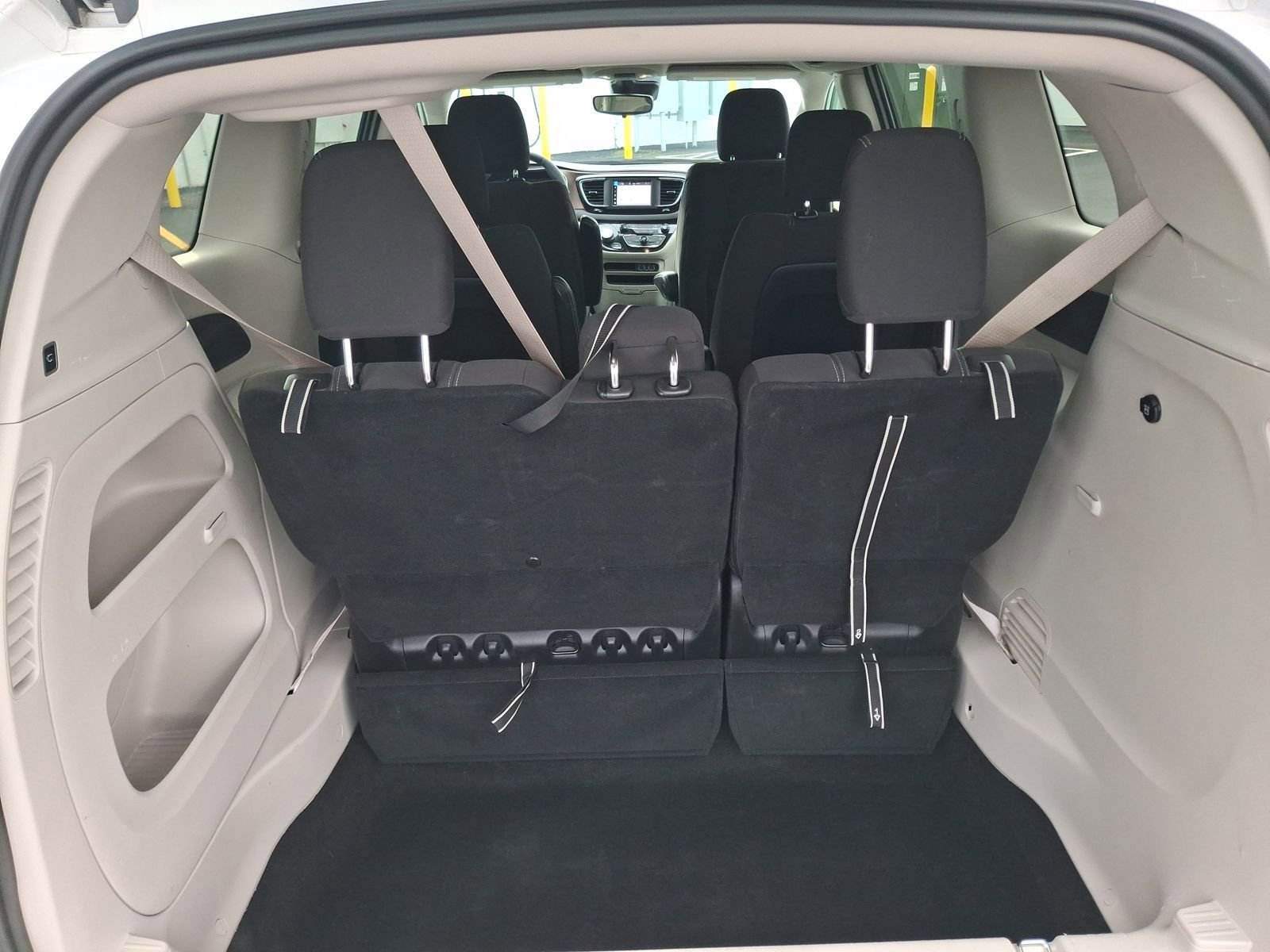 Used 2024 Chrysler Voyager LX image 21