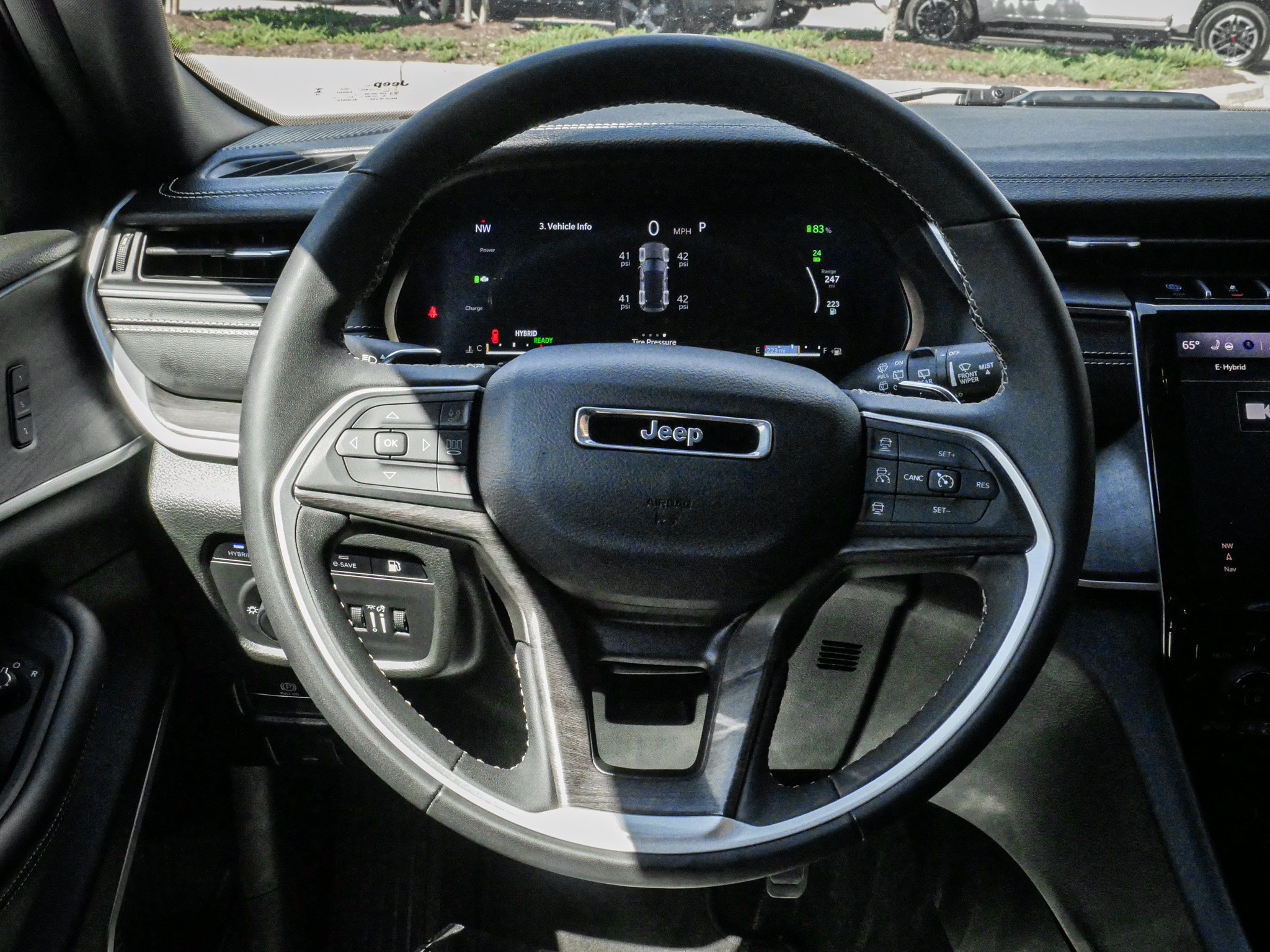 Used 2024 Jeep Grand Cherokee Limited 4xe AWD/4WD image 18