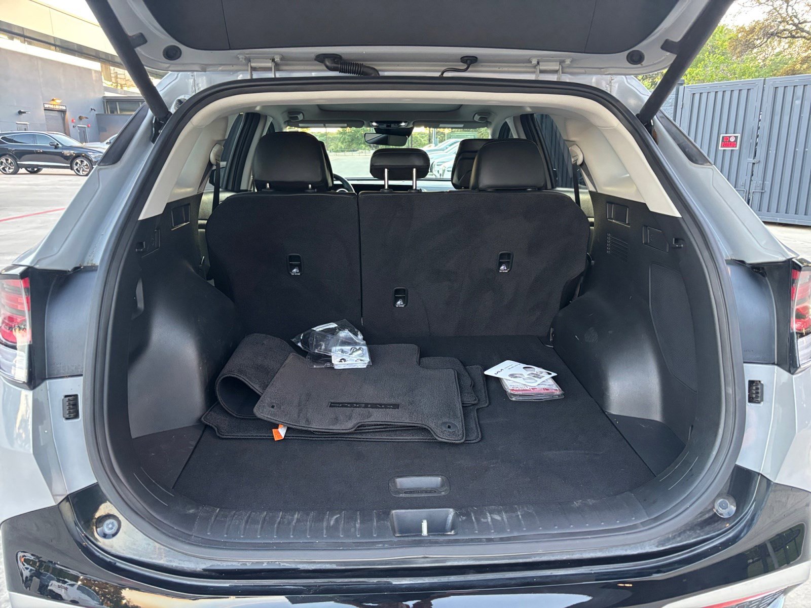 Used 2024 Kia Sportage SX image 16