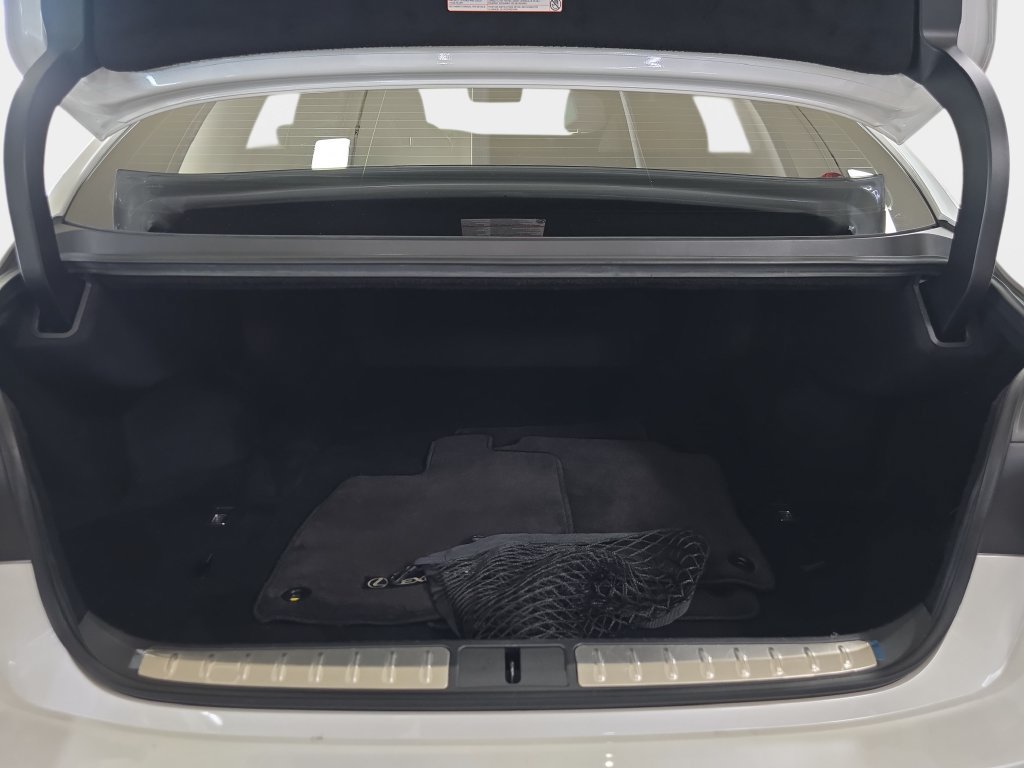 Used 2024 Lexus LS 500 RWD image 30