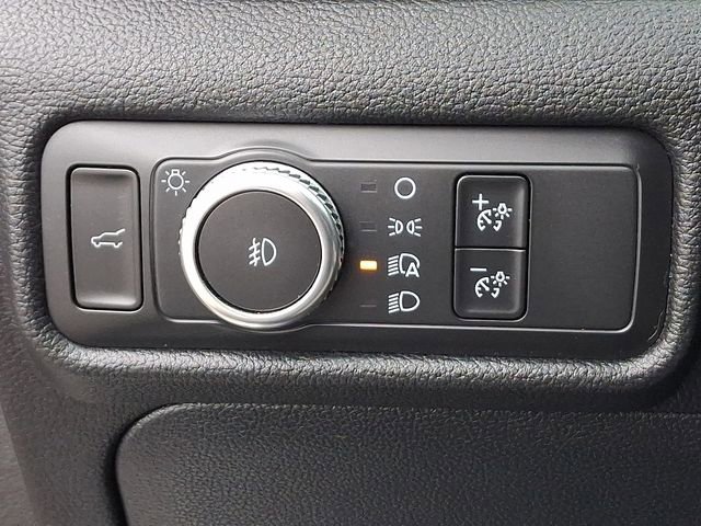 Used 2020 Ford Explorer Limited image 29