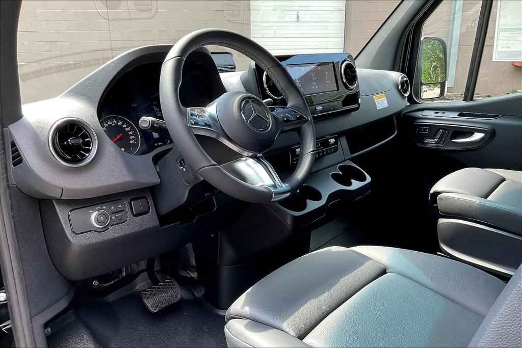 New 2025 Mercedes-Benz Sprinter 2500 image 5