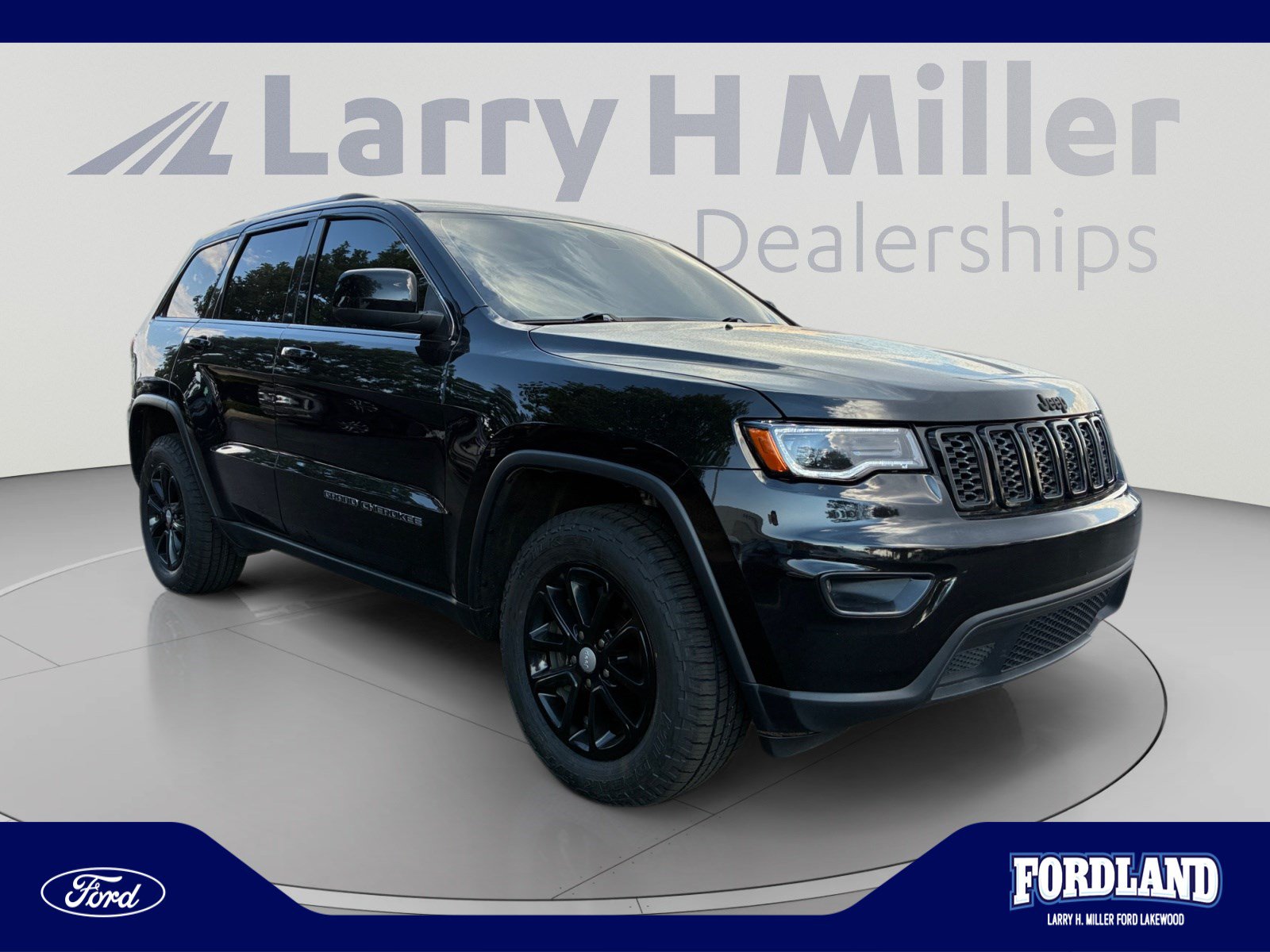Used 2021 Jeep Grand Cherokee Laredo AWD/4WD image 7