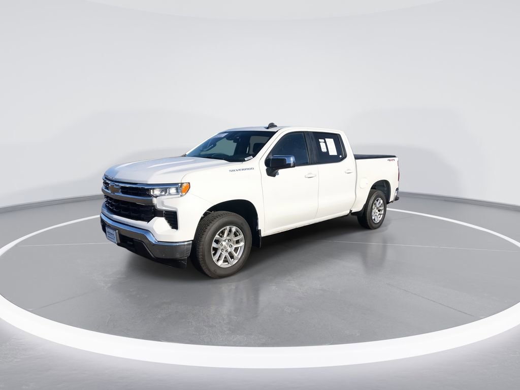 Used 2022 Chevrolet Silverado 1500 LT AWD/4WD image 4