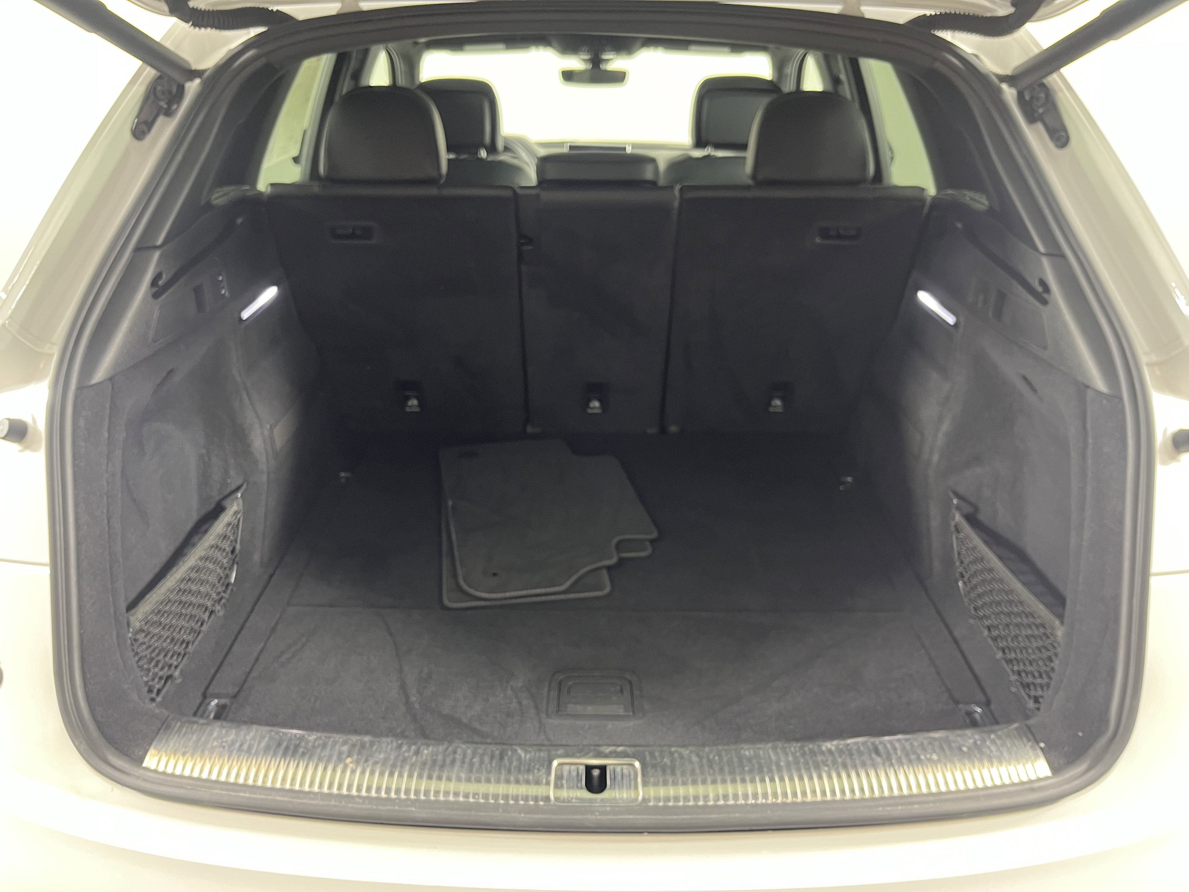 Used 2018 Audi SQ5 Prestige w/ Prestige Package image 28