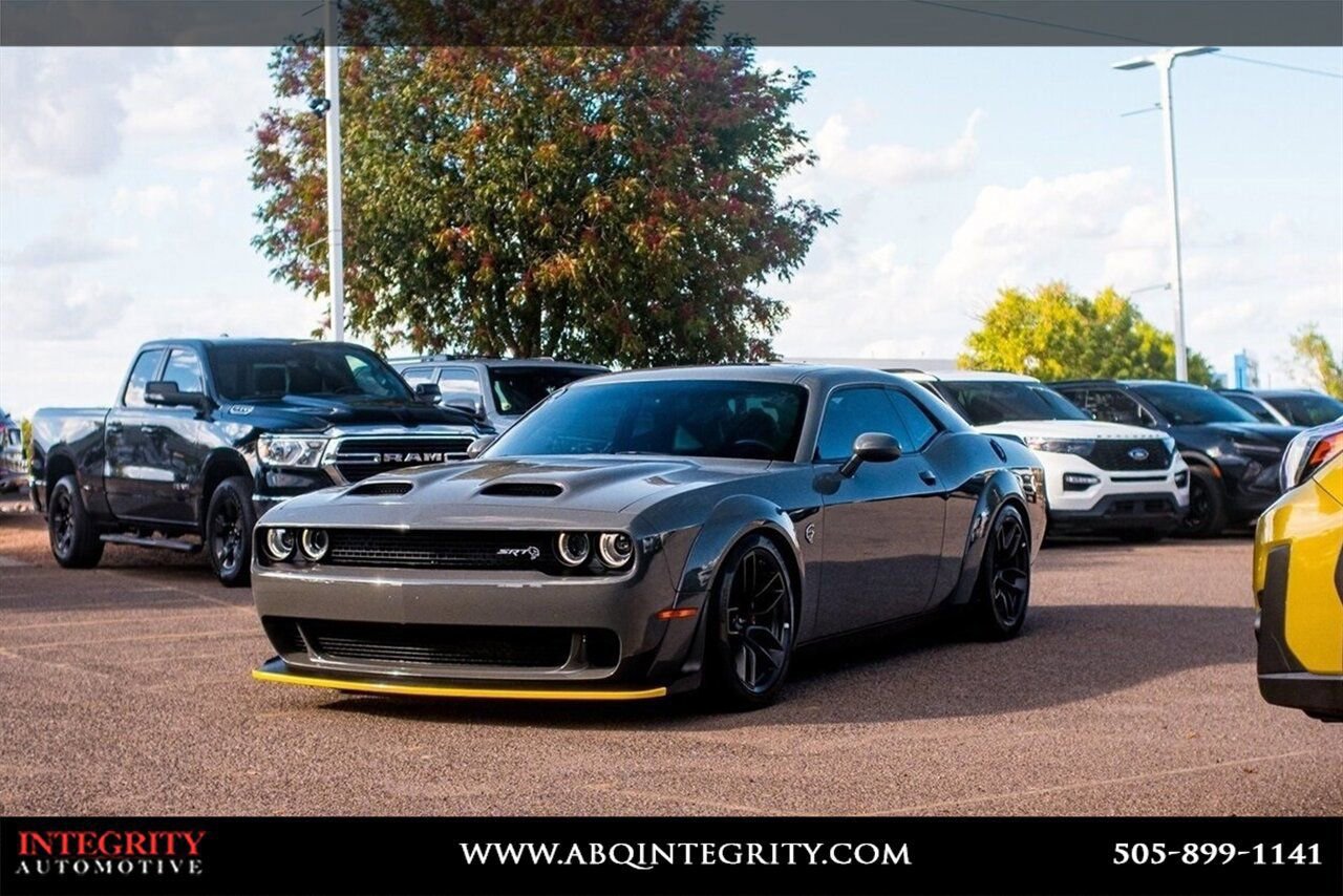 Used 2023 Dodge Challenger SRT Hellcat RWD image 3