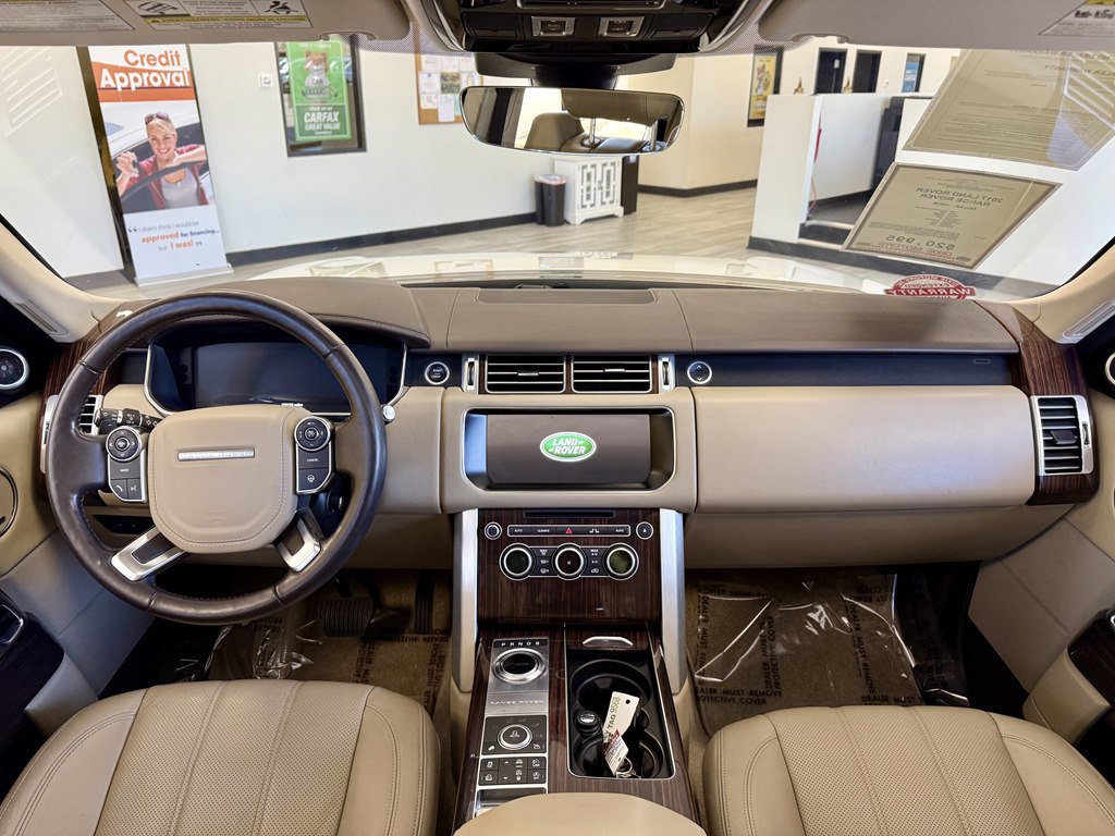 Used 2017 Land Rover Range Rover HSE image 10